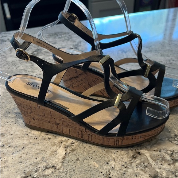 NWOB Stevies Black and Gold Wedge Sandals - Picture 1 of 9